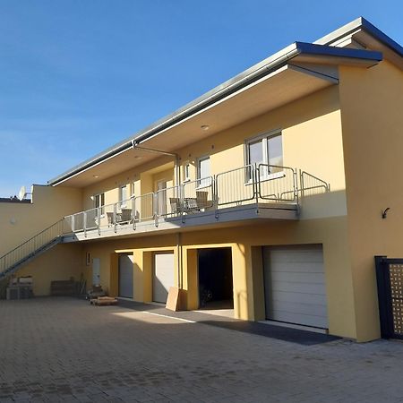 Kleine Auszeit - Ferienwohnungen In Flonheim Buitenkant foto